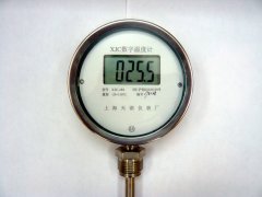 坚持“企业至上、服务为