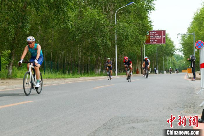 2025中国·查干湖湿地铁人三项挑战赛开赛：400名