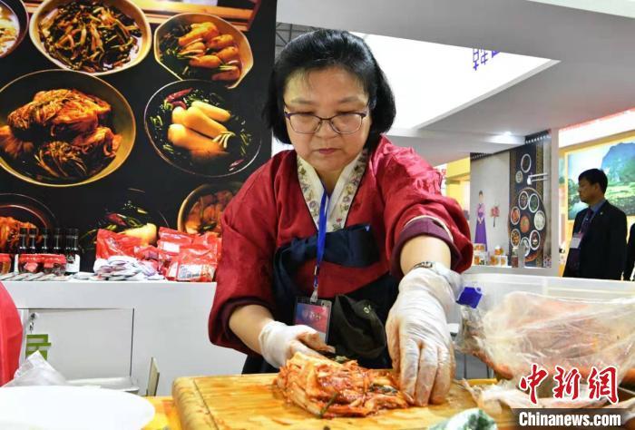 出征世界杯的不止有球员，还有牛肉、茶与泡菜