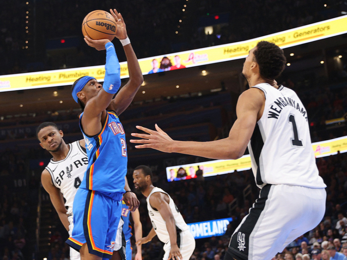 文班亚马率马刺逆袭登顶，MVP争夺战白热化