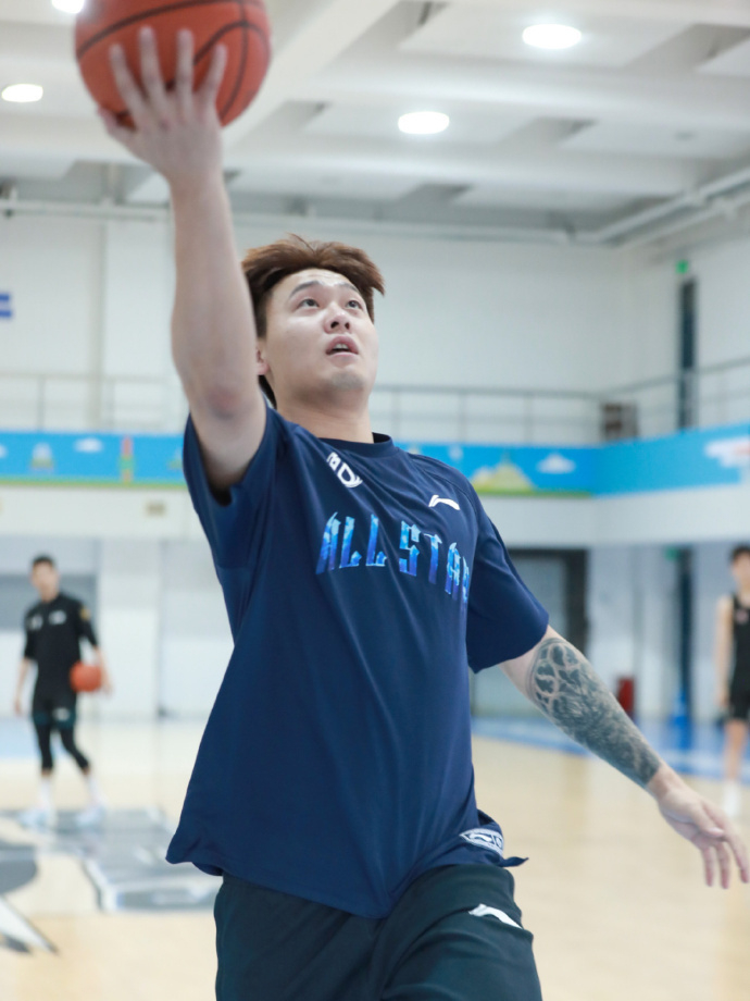 北京首钢男篮完整阵容首秀锁定季后赛席位